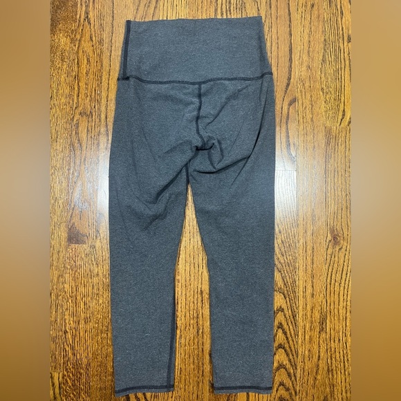 Lululemon Women’s 4 High Rise Tight Leggings Cropped Black Gym Run Train Run - Picture 2 of 6